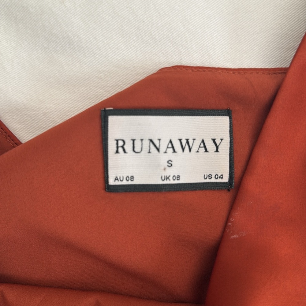 Runaway dress! Worn once in great condition! - Picture 3 of 4